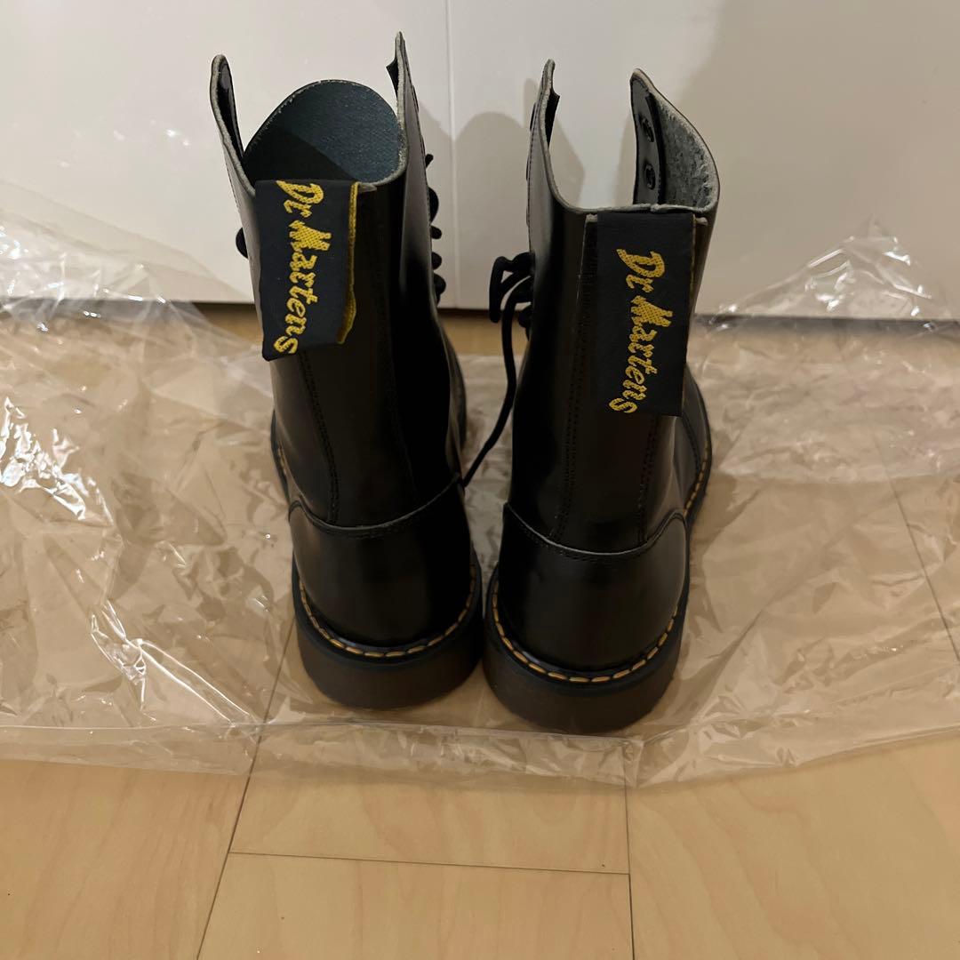 希少 未使用 ドクターマーチン ホワイト社製HIGHLANDERモデル10ホール