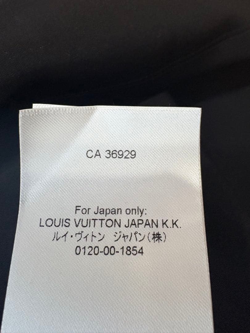 『新品』ルイ・ヴィトン　エンボスドモノグラムスリーブ Tシャツ
