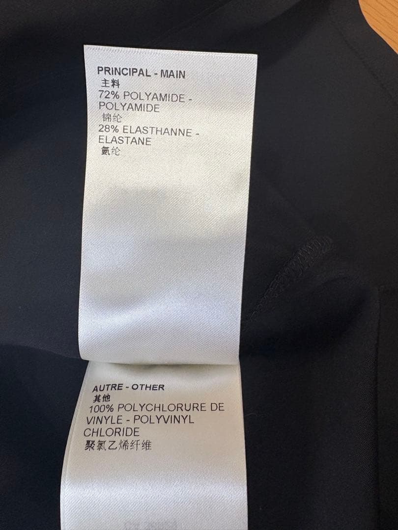 『新品』ルイ・ヴィトン　エンボスドモノグラムスリーブ Tシャツ