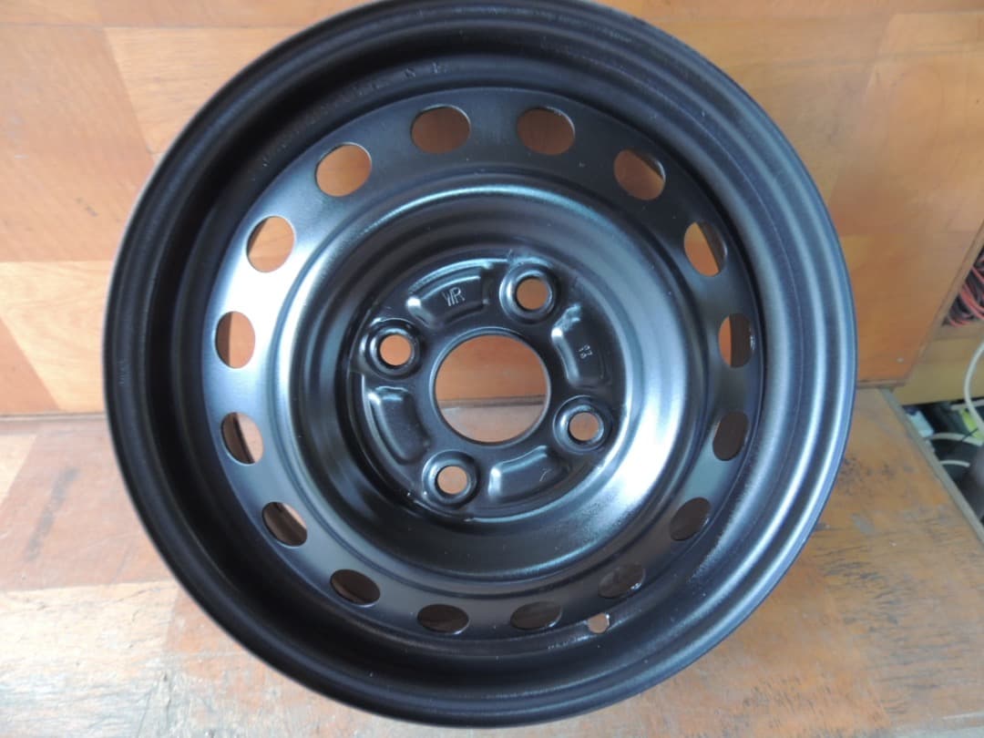 C88 13インチ スチールホイール 13x4.00B PCD100 ハブ径54