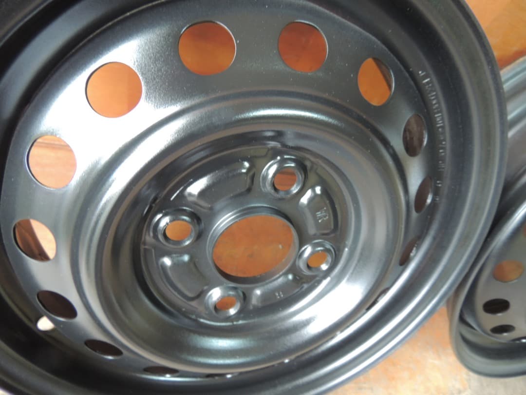 C88 13インチ スチールホイール 13x4.00B PCD100 ハブ径54