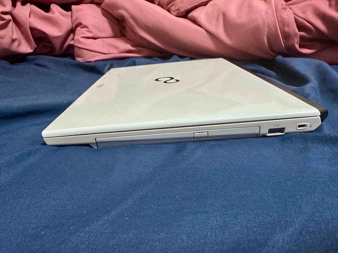 富士通　LIFEBOOK SH54/K 13.3型液晶 コンパクト