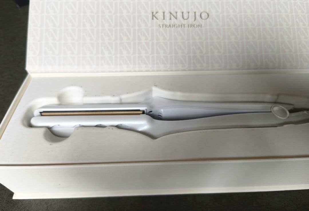 ☆絹女☆KINUJO ストレートヘアアイロンLM225 ホワイト