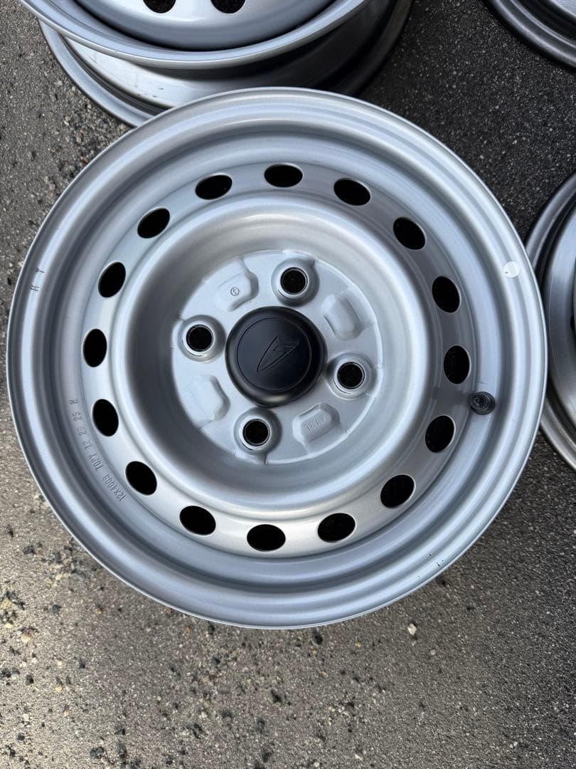 送料込 ダイハツ純正12インチホイール 新車外し
