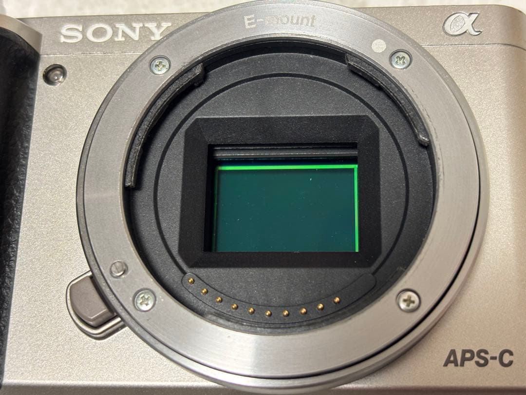 Sony α6000 シルバー ボディのみ