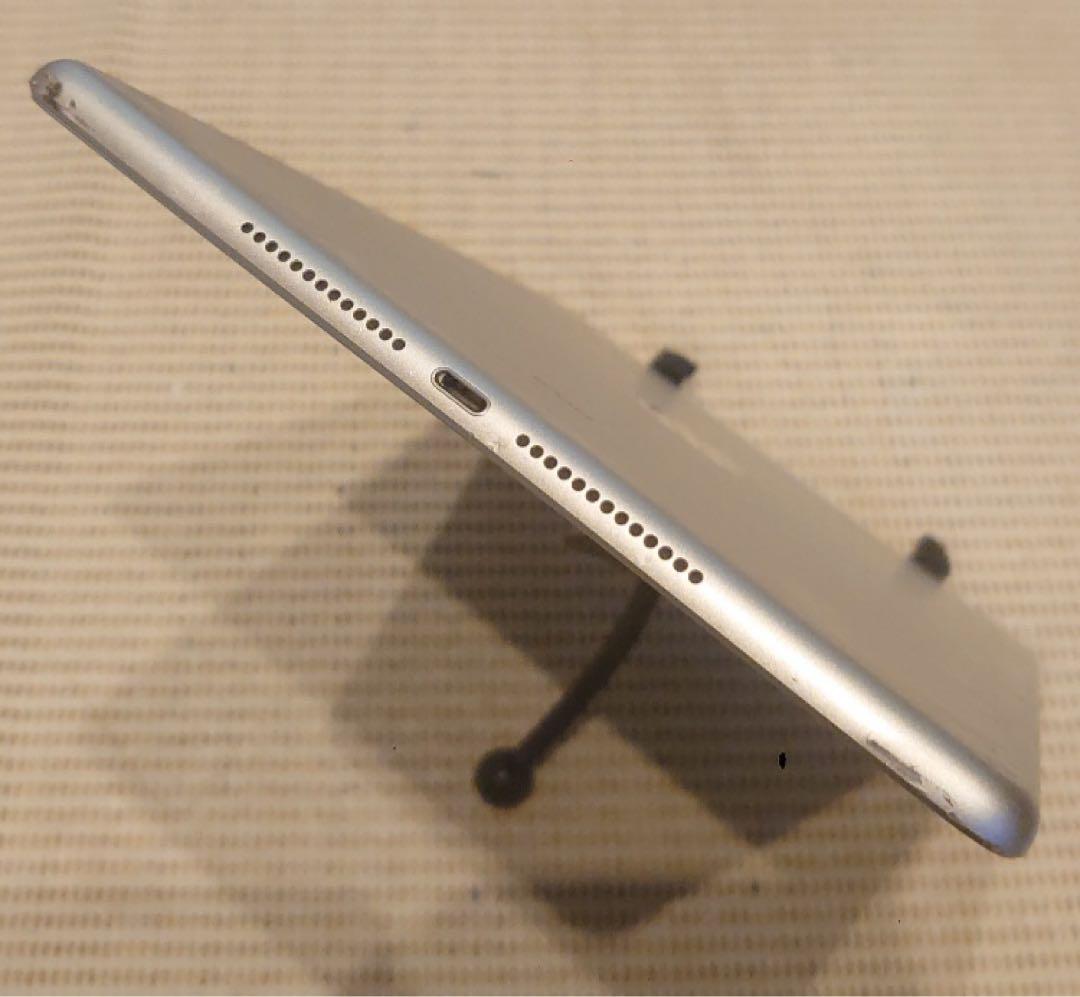 完動品SIMフリーiPad第6世代(A1954)本体128GB送料込WJF8G