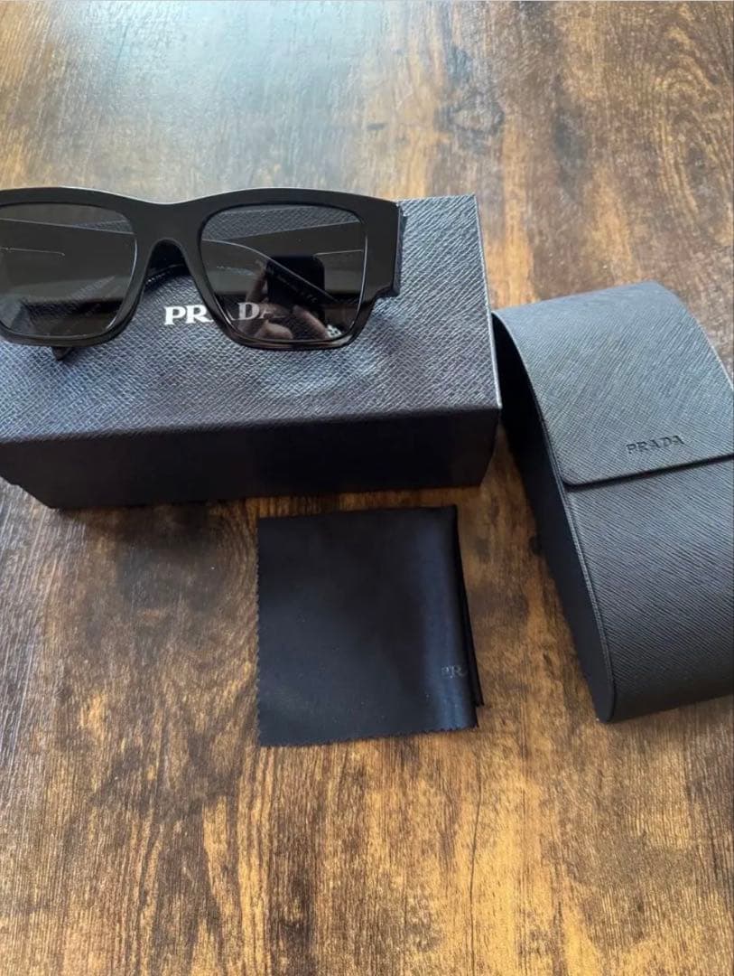 PRADA シンボル サングラス