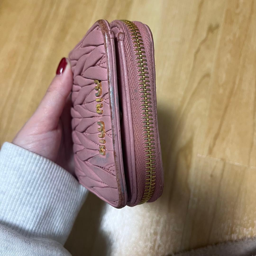 miu miu ピンク マテラッセル　二つ折り財布