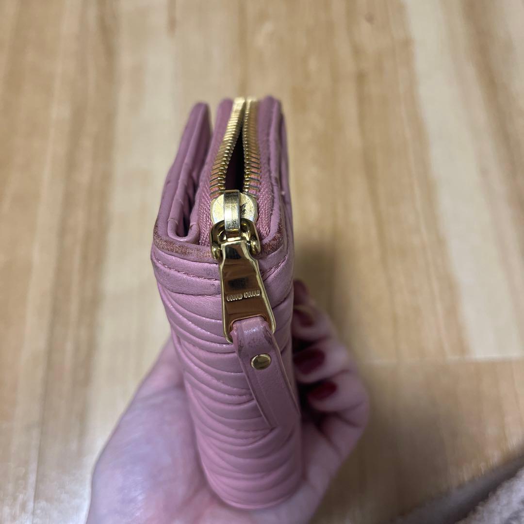 miu miu ピンク マテラッセル　二つ折り財布