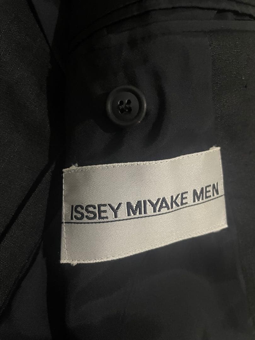 ISSEY MIYAKE MEN ブラックスーツ セット 4/1迄の掲載