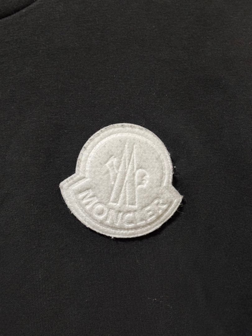 MONCLER ビッグワッペンTシャツ　ブラック
