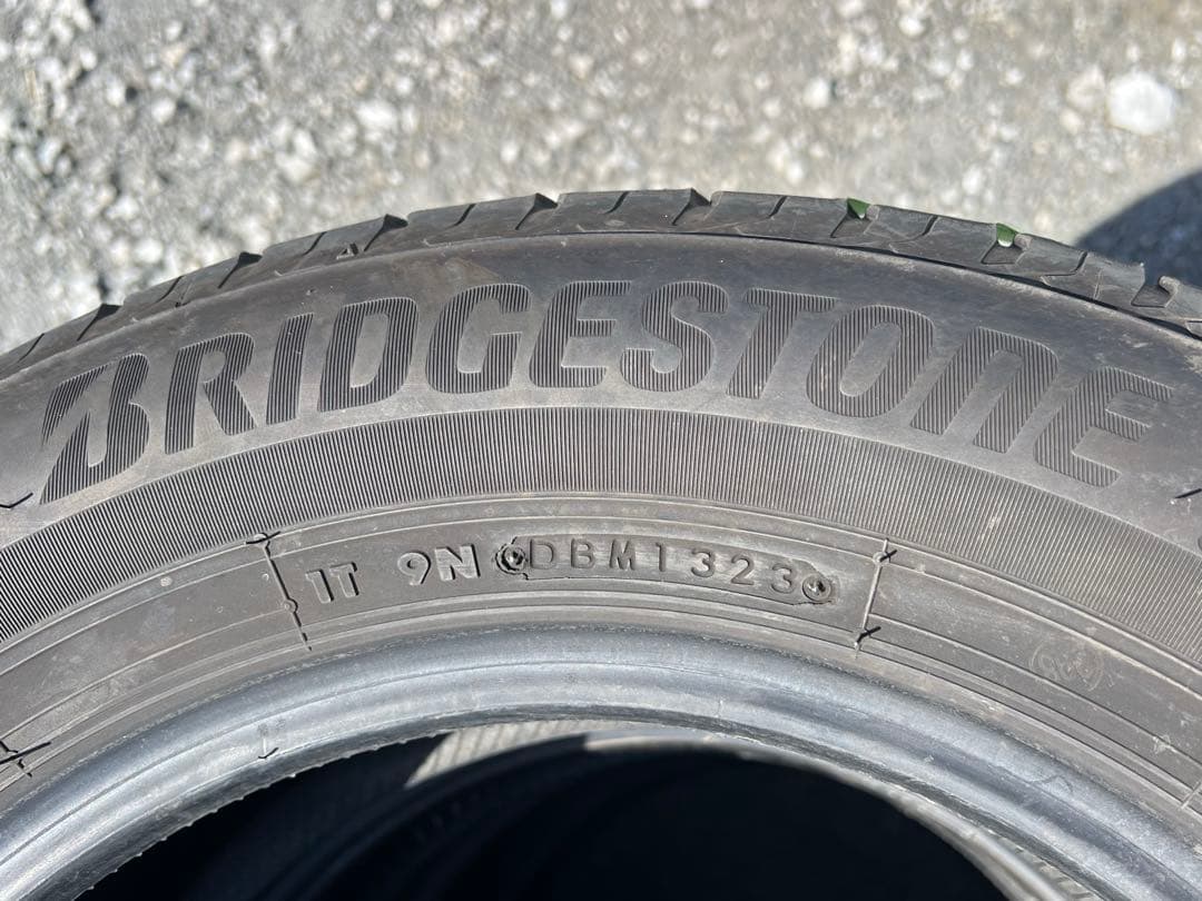 ブリヂストン　ニューノ　195/65r15 23年製　バリ山　美品