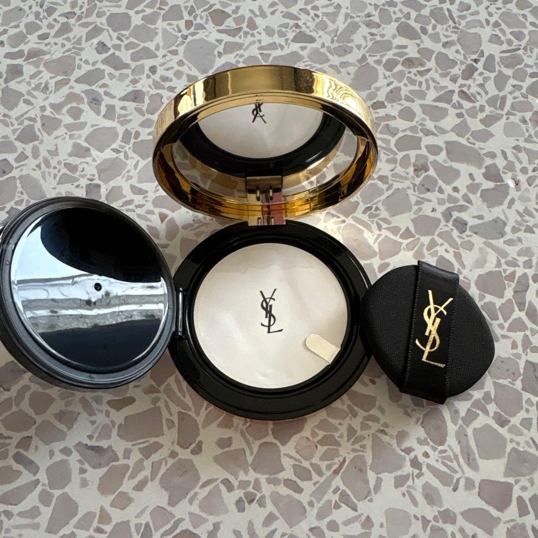 【YSL】新品未開封❣️ラディアントタッチグロウパクト B10人気色 ♡