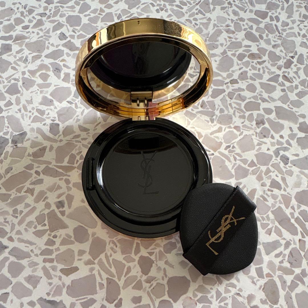【YSL】新品未開封❣️ラディアントタッチグロウパクト B10人気色 ♡
