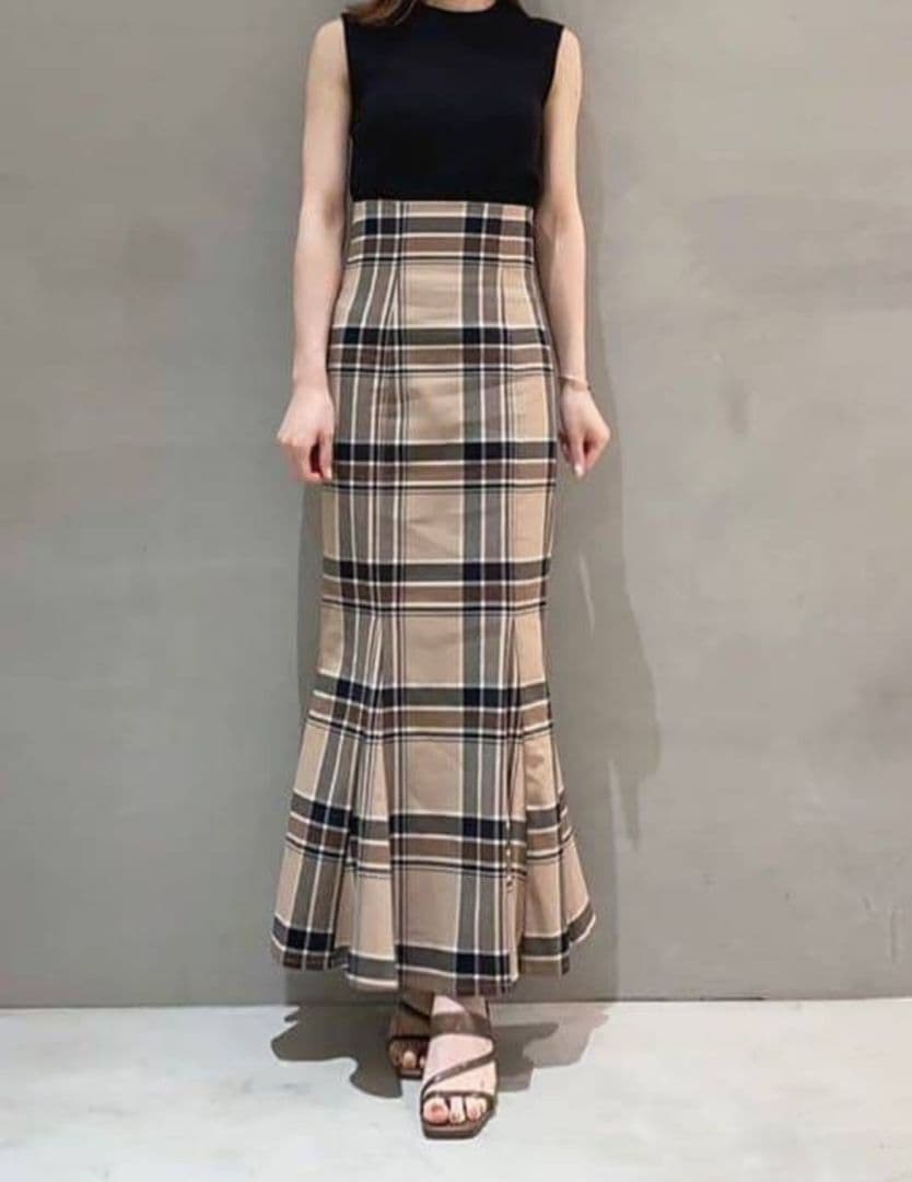 【美品】ハイウエストタイトヘムフレアチェックスカートSNIDEL