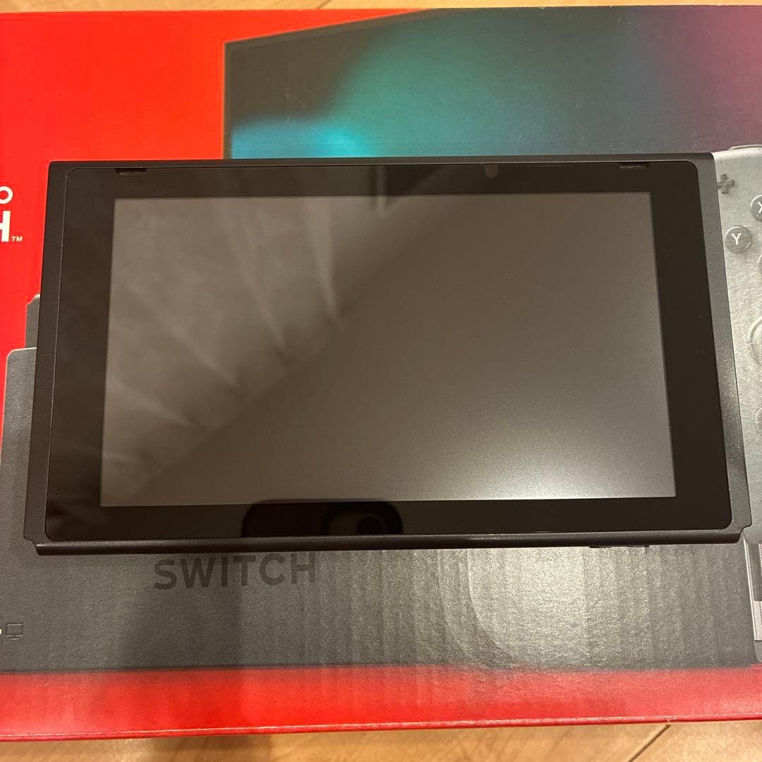 Switch Nintendo 任天堂　グレー　公式ケース付き