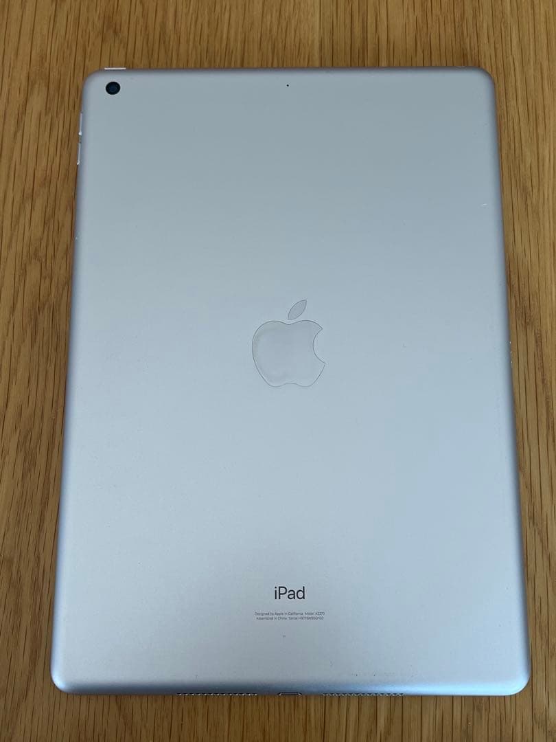 動作品 iPad 第8世代 32GB Wi-Fiモデル シルバー