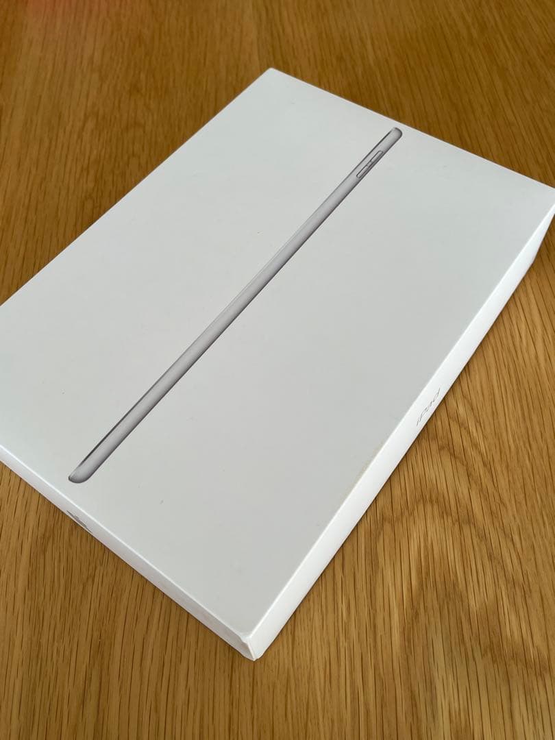 動作品 iPad 第8世代 32GB Wi-Fiモデル シルバー