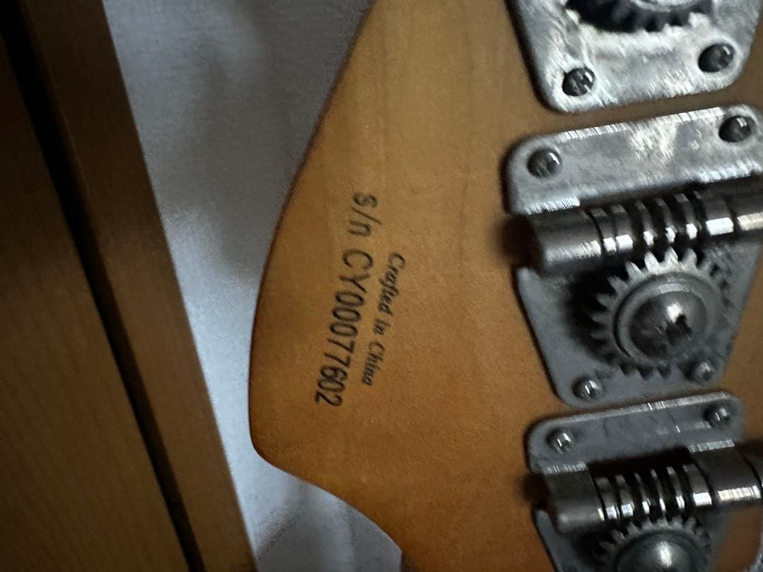 ベース Squier by Fender Jazz Bass