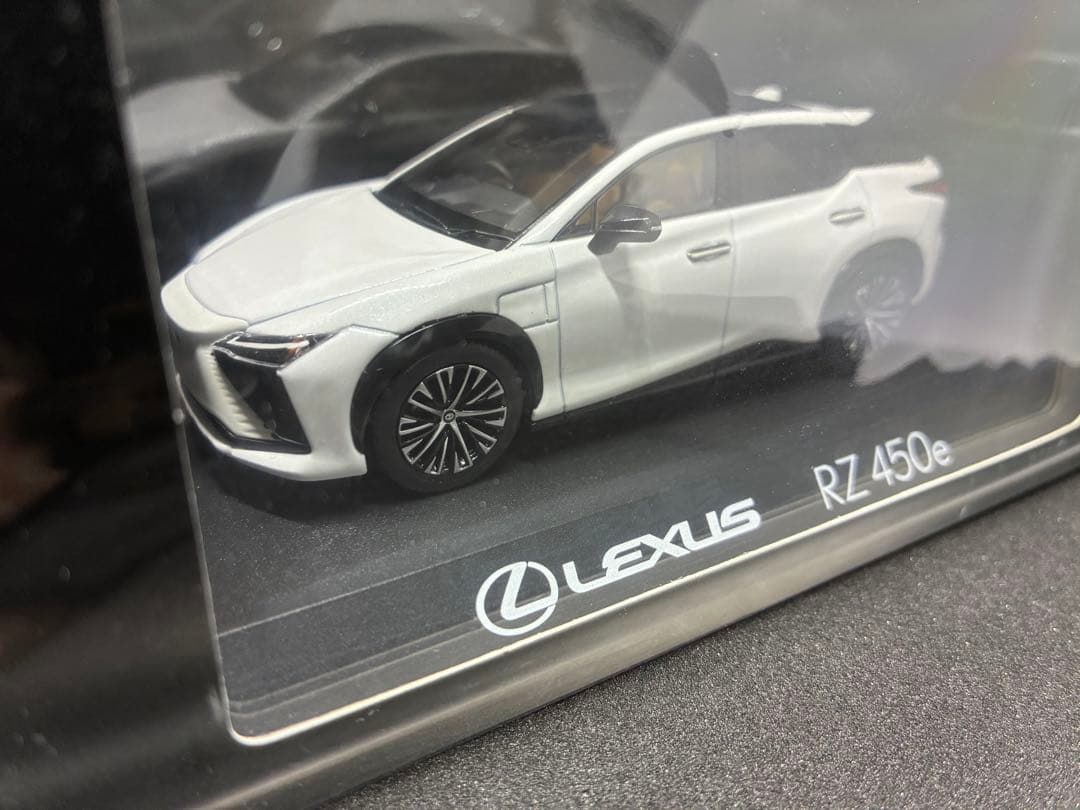 1/43 京商 レクサス RZ450e ソニッククォーツ ホワイト LEXUS箱