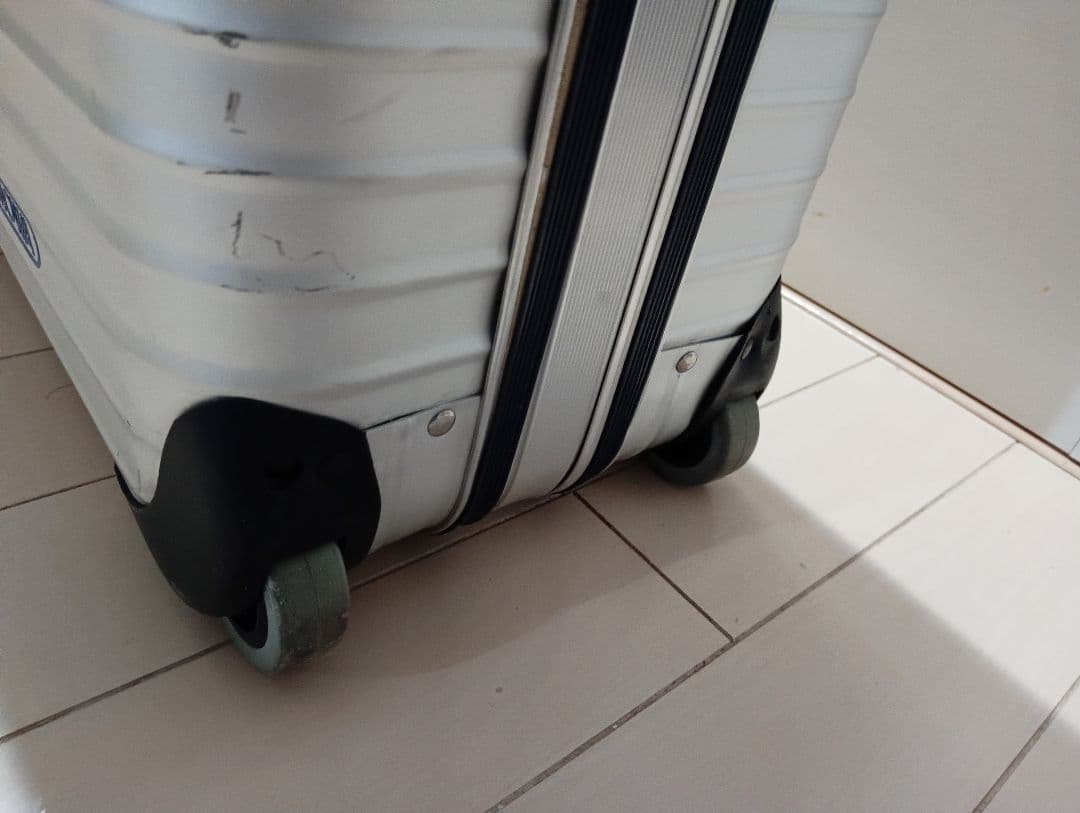 希少 廃盤品 RIMOWA silver Integral 2輪 キャリー