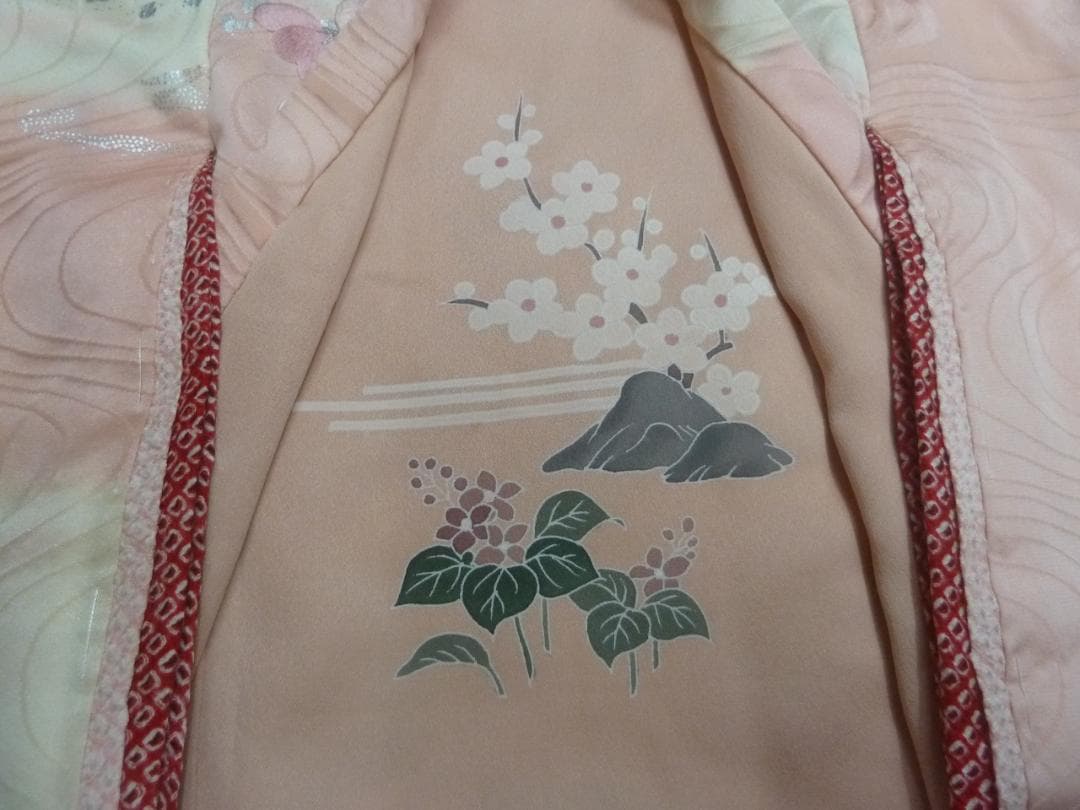 キュート　ミニチュア着物　桃色地　梅総刺繍