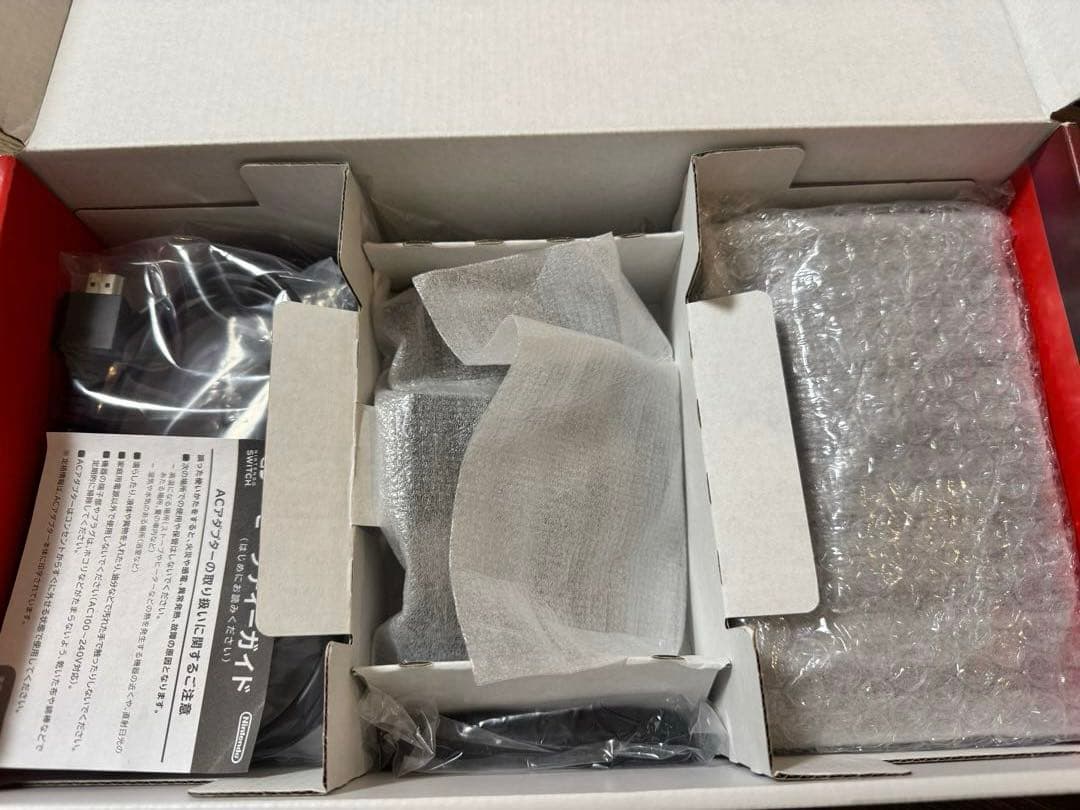 【中古】Nintendo Switch本体＋新品ホリパッド付