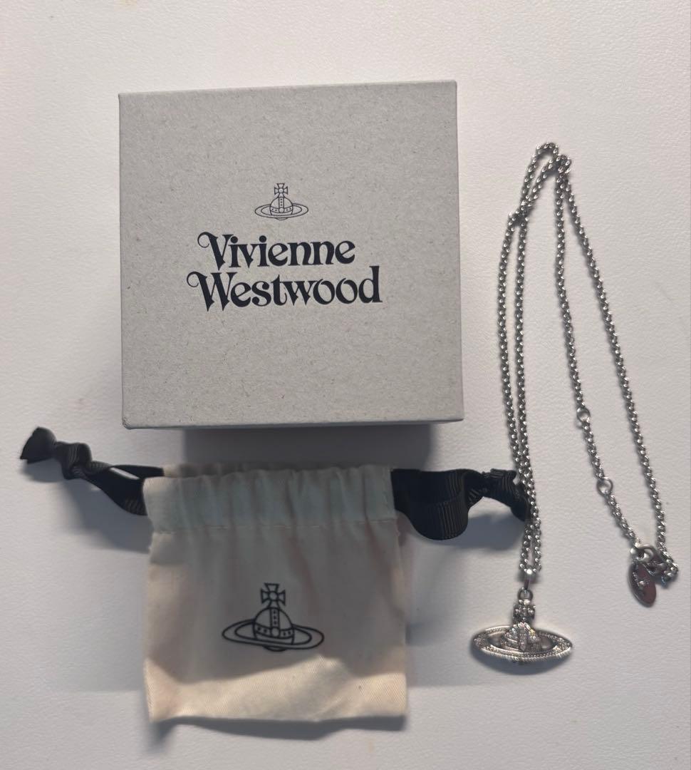 アクセサリー VivienneWestwood MINI BAS RELIEF PENDANT