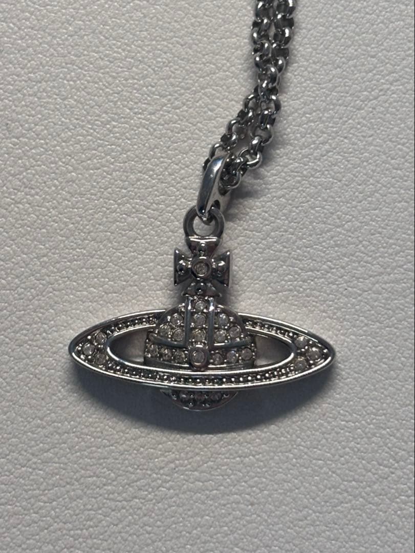 アクセサリー VivienneWestwood MINI BAS RELIEF PENDANT