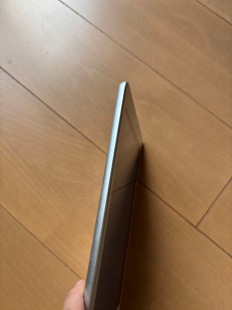iPad 第5世代 32GB Wi-Fi シルバー 9.7インチ 動作確認済み