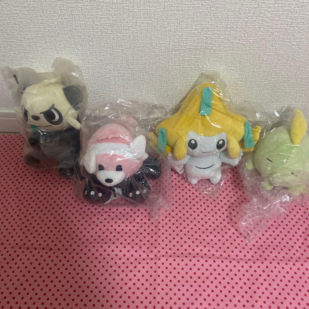 ポケモンセンター 限定　ヤンチャム、ジラーチ他ぬいぐるみ 11体+バルーンセット