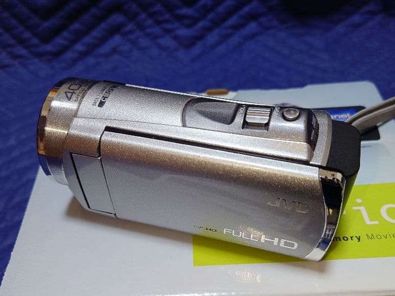 JVC Everio GZ-E290-S バッテリー2個 SDカード2枚付き