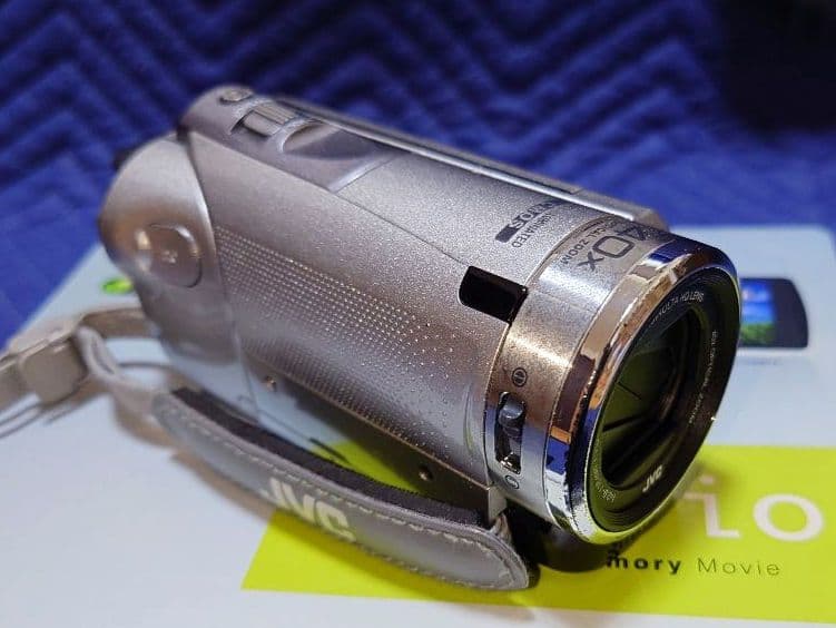 JVC Everio GZ-E290-S バッテリー2個 SDカード2枚付き