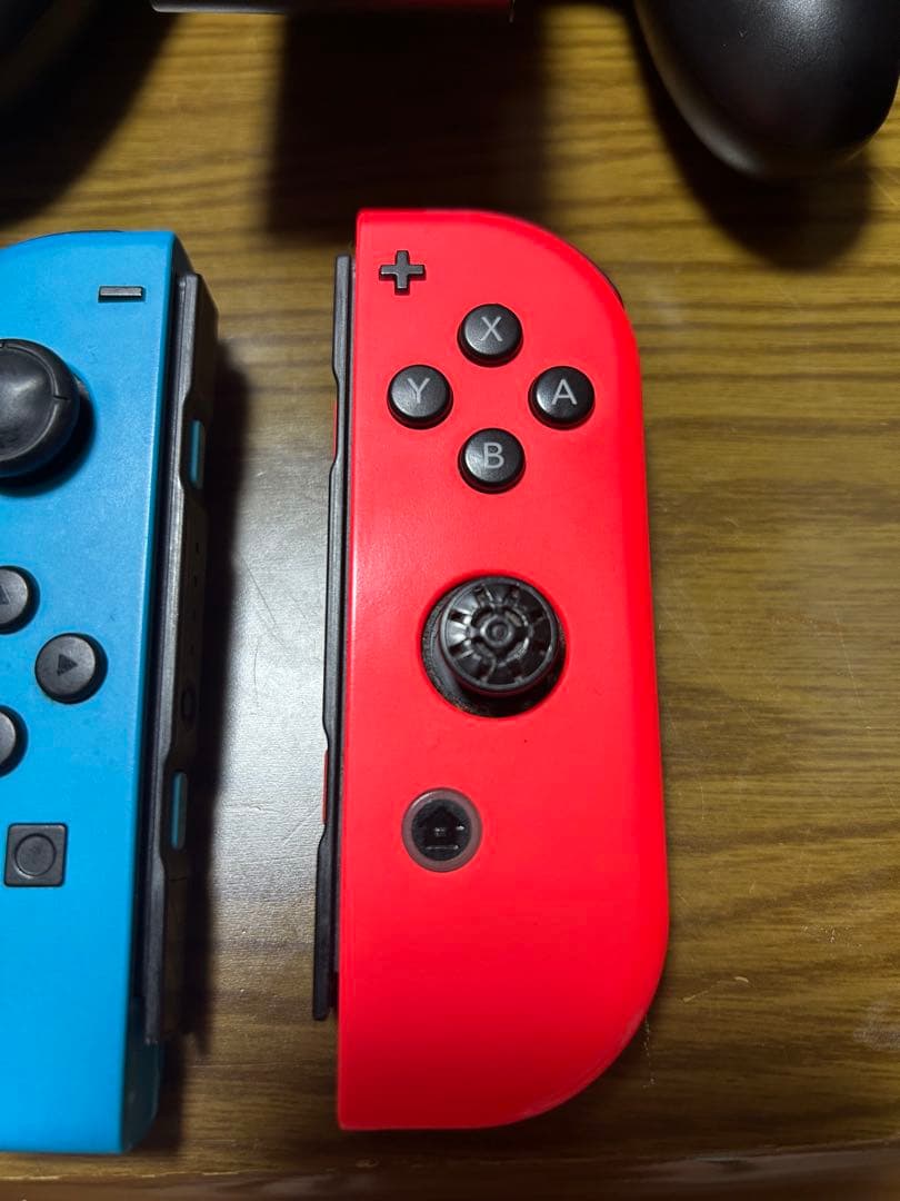 Nintendo Switch ネオンブルー/ネオンレッド ケース、ソフト付き