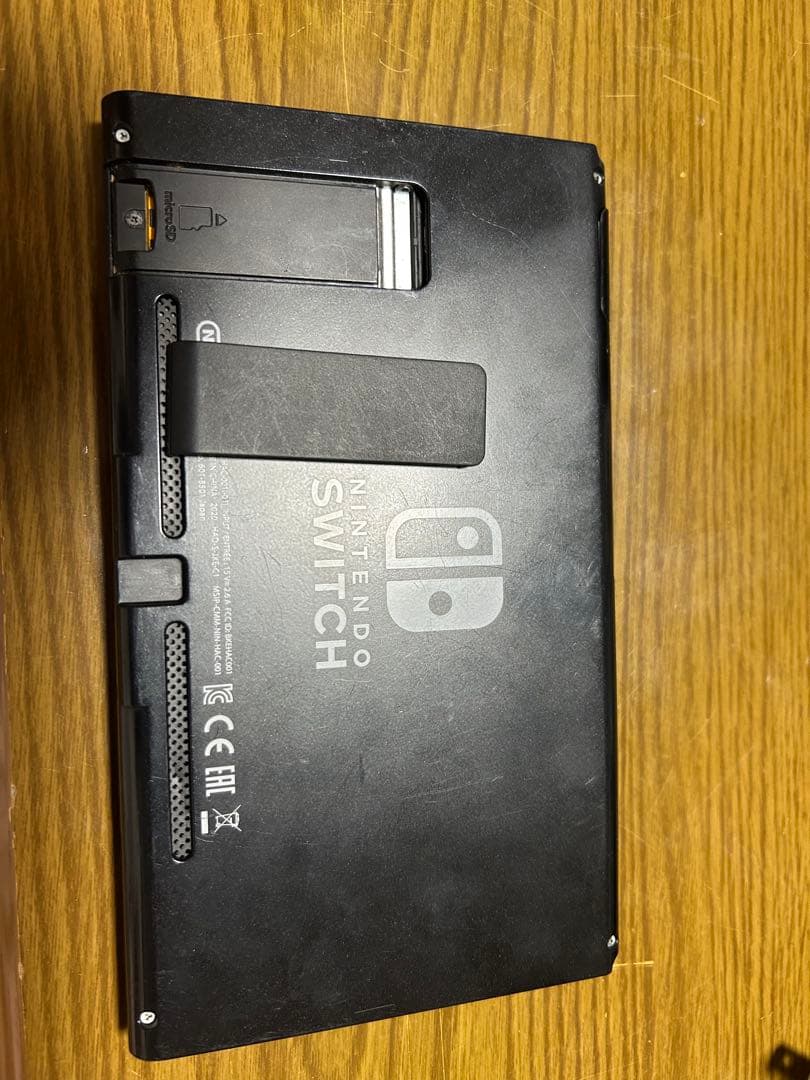 Nintendo Switch ネオンブルー/ネオンレッド ケース、ソフト付き