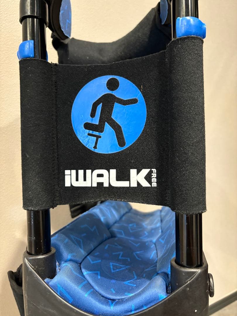 ハンズフリー松葉杖　iWALKFree3.0