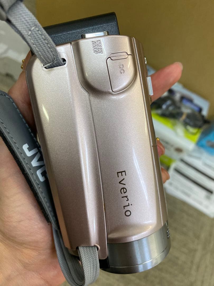 JVC Everio GZ-E565 本体