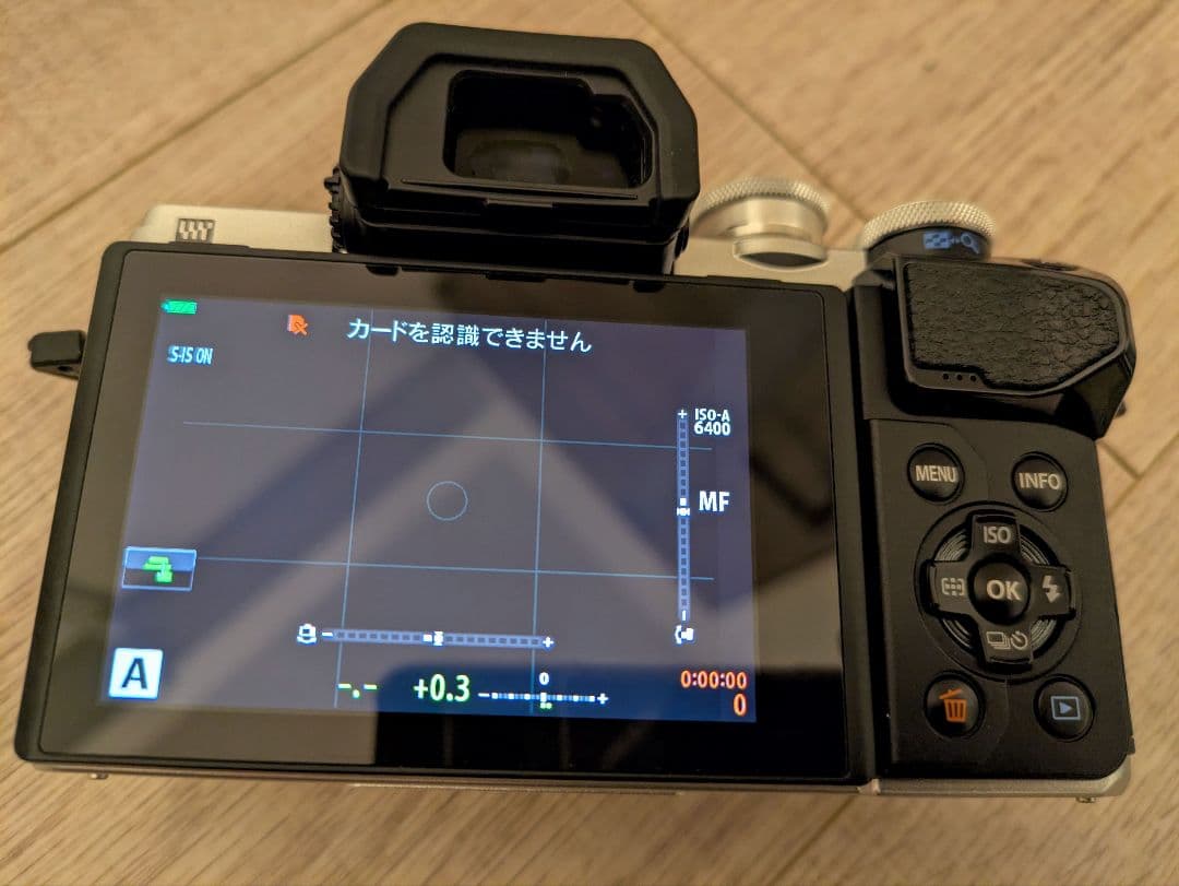 【限定値下げ】【おまけ付】OLYMPUS OM-D E-M10 Mark III