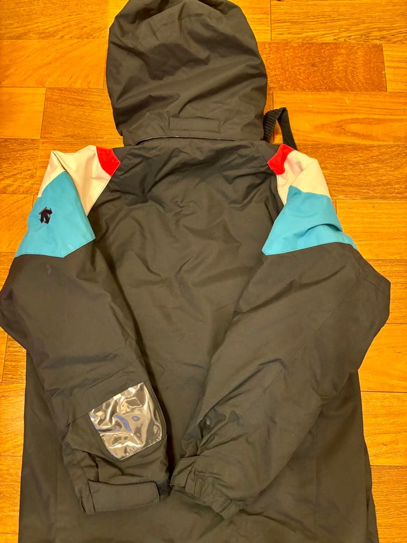 値下げしました★DESCENTE ★スキーウェア上下 150cm