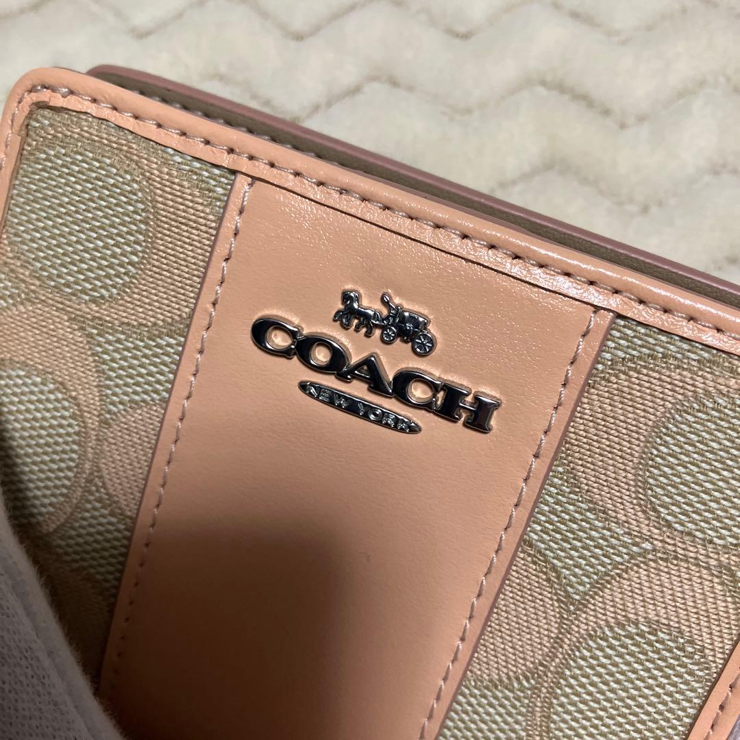 (美品) COACH コーチ　折り財布　二つ折り財布　CT980 ピンク