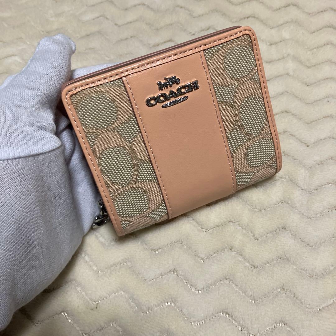 (美品) COACH コーチ　折り財布　二つ折り財布　CT980 ピンク