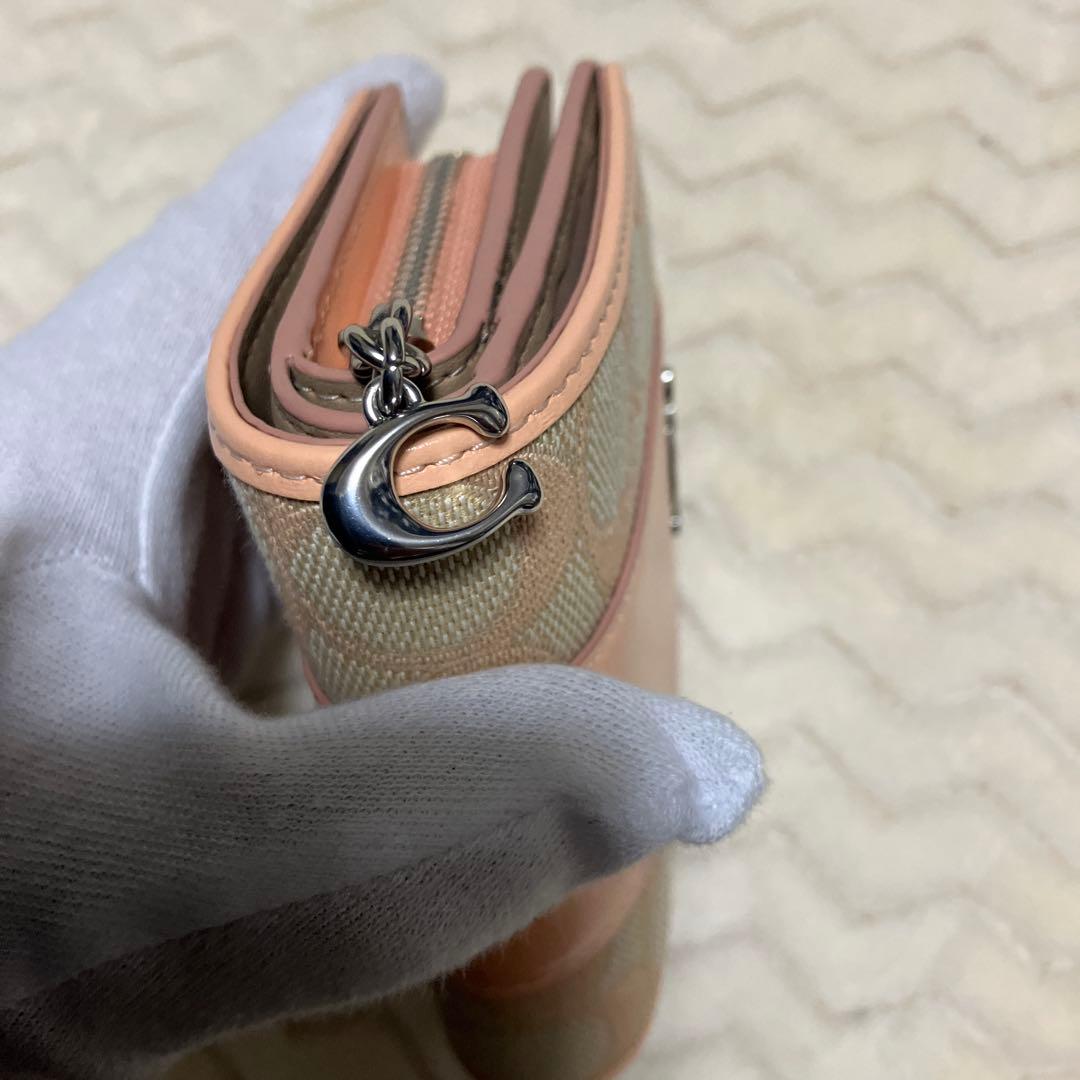 (美品) COACH コーチ　折り財布　二つ折り財布　CT980 ピンク