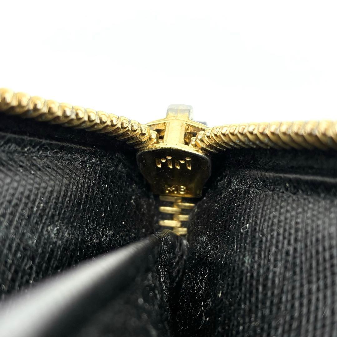 PRADA 2つ折り財布 ブラック サフィアーノ