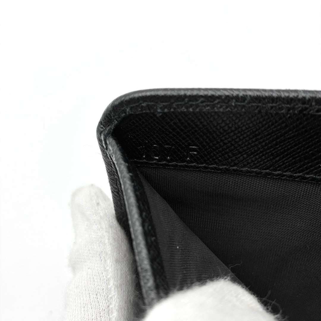 PRADA 2つ折り財布 ブラック サフィアーノ