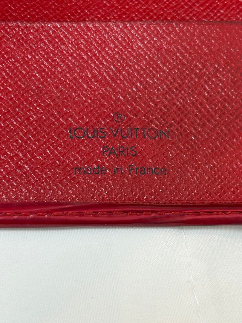 Louis Vuitton ルイヴィトン エピ レザー レッド