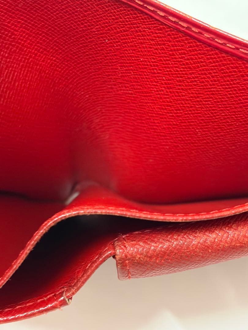 Louis Vuitton ルイヴィトン エピ レザー レッド
