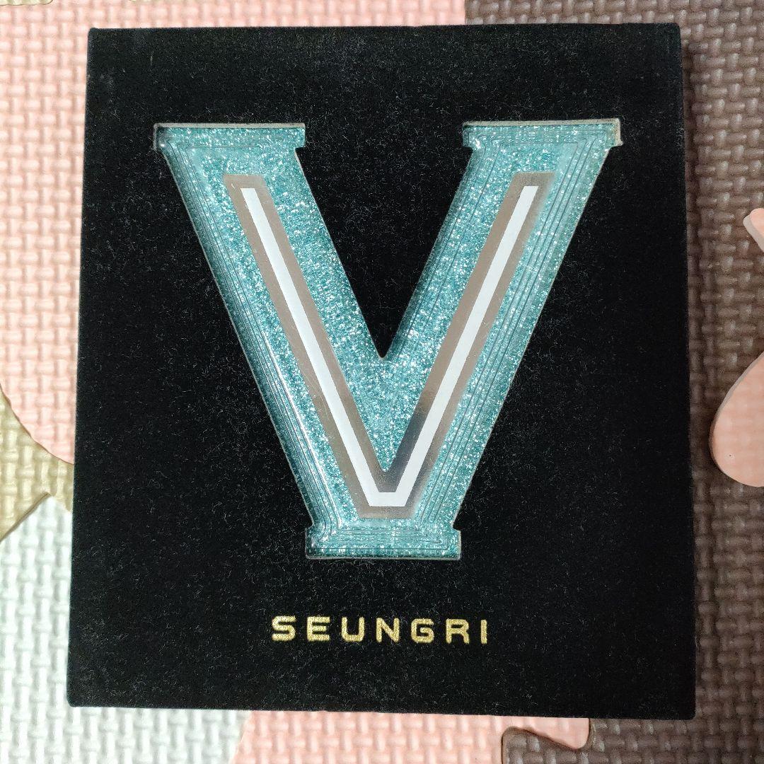 BIGBANG VIソロ SEUNGRI 【 V.VIP 】韓国盤CD カード付