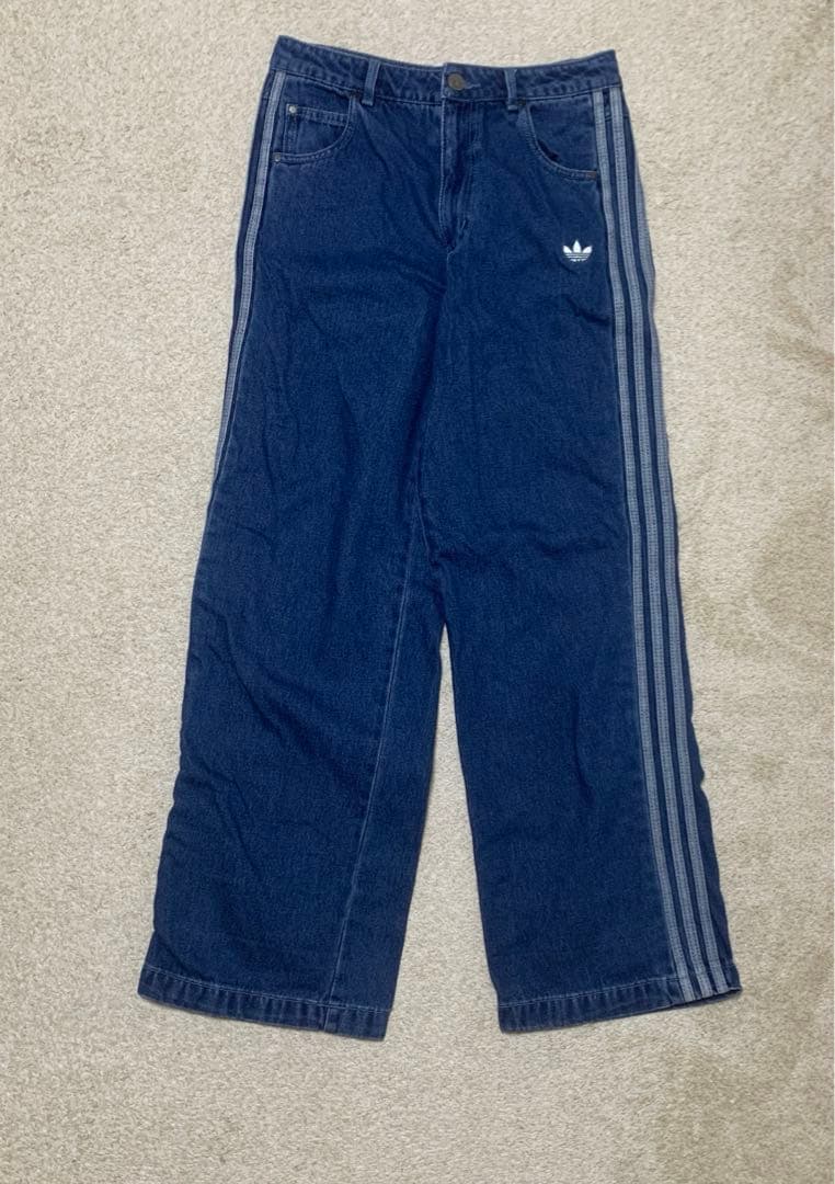 アディカラー デニム スリーストライプス トラックパンツ　24/30サイズ