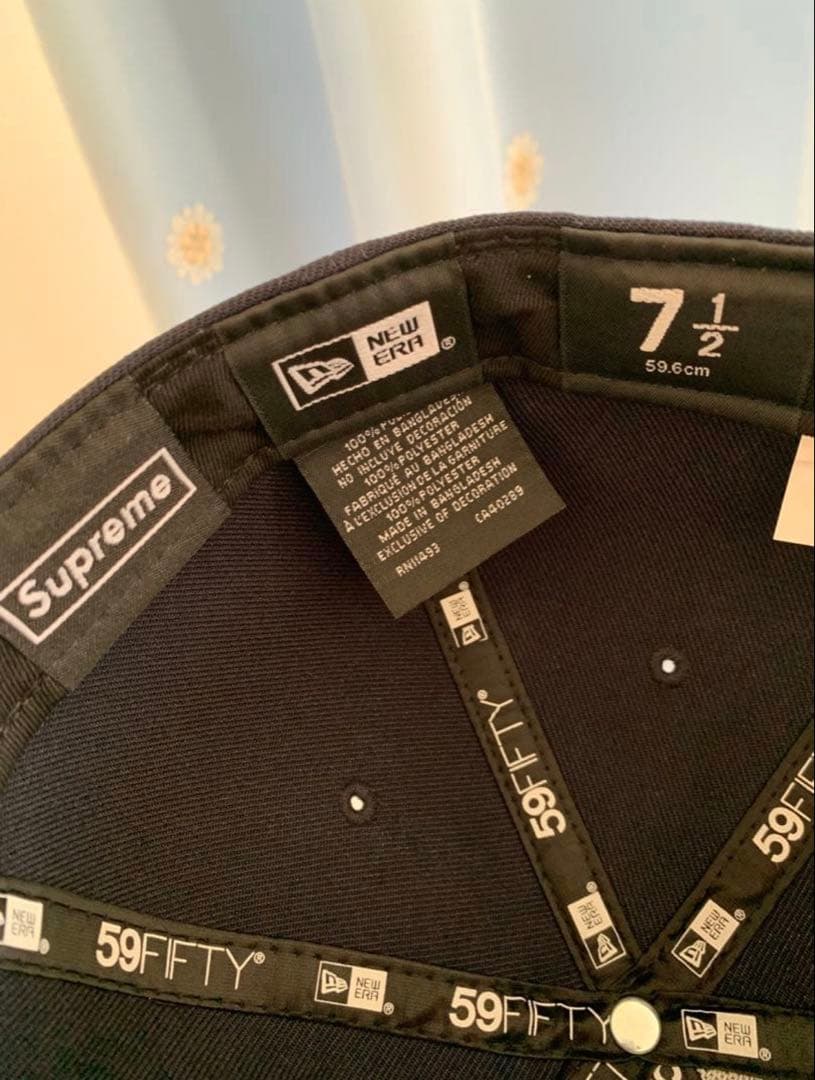 Supreme ブラック ベースボールキャップ ピンクリボン