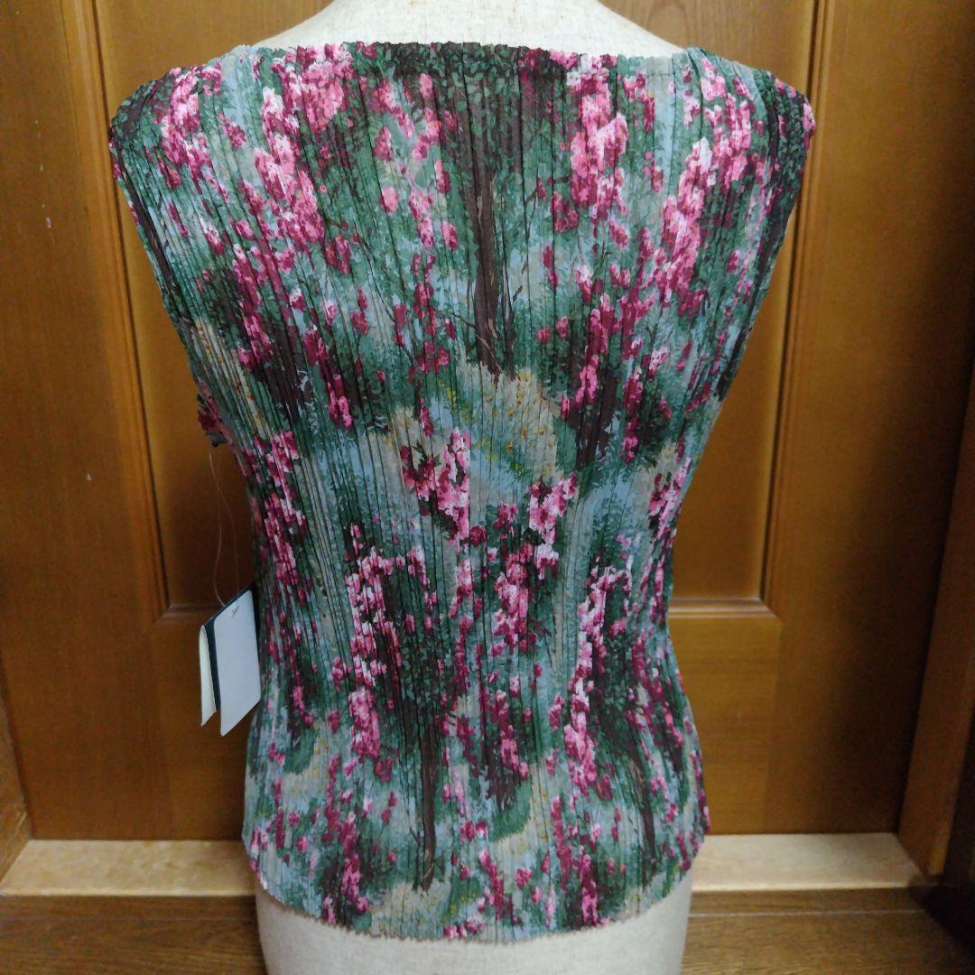 【バラ色の暮し】 花柄キャミソール